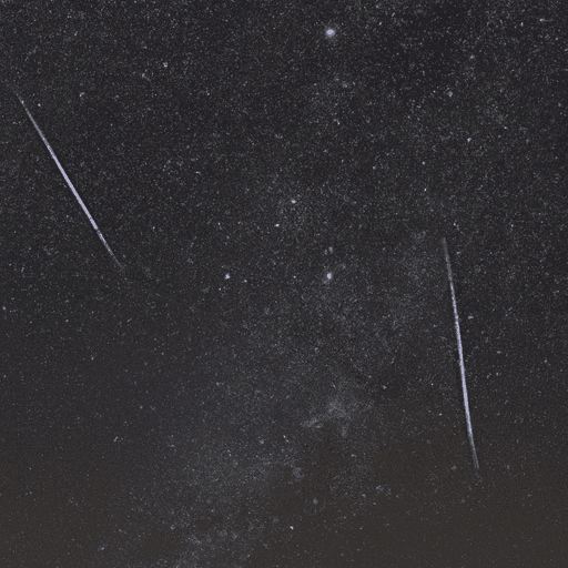 Witnessing a Spectacular Meteor Shower at the Peter Iredale Shipwreck in Oregon Coast